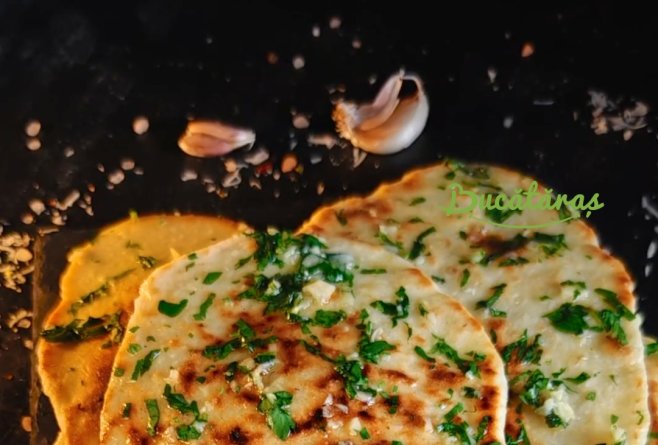 Pâinici Naan - Rețeta simplă și gustoasă care te va cuceri