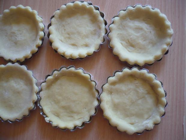 Mini tarte cu prune