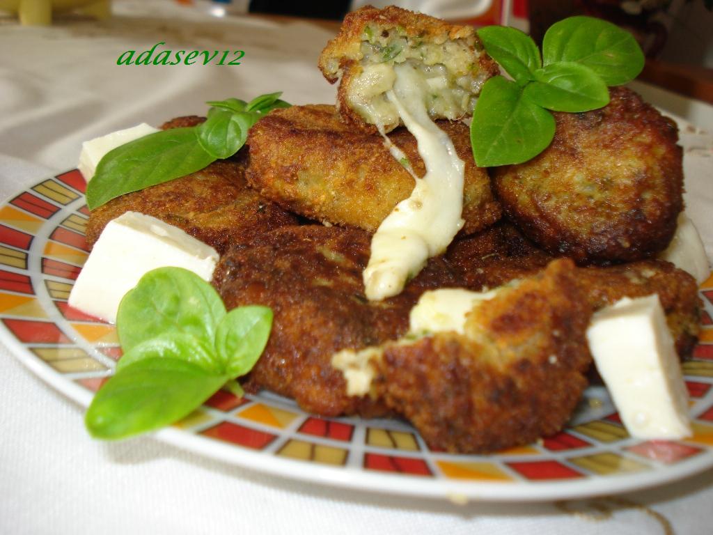 Polpetine di melanzane con cuore di mozzarella