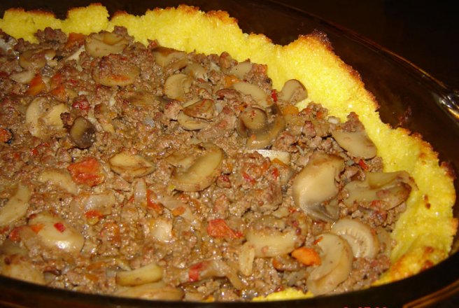 Carne tocata in cuib de mamaliga