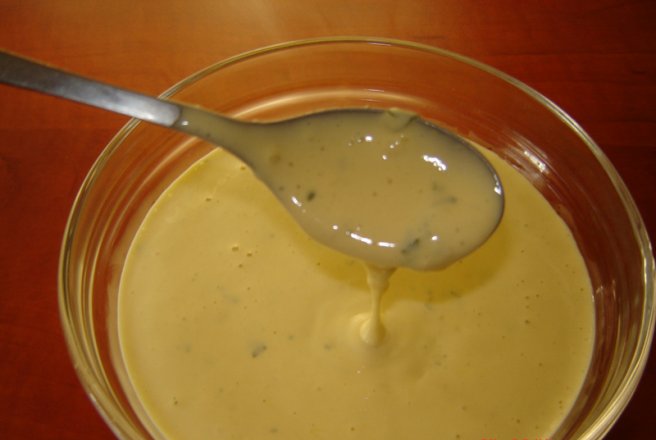 Sos de usturoi (Aioli)