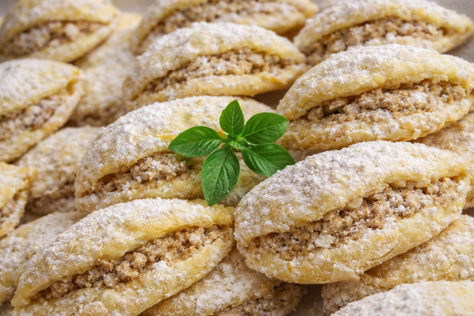 Cornulete fragede cu nuca