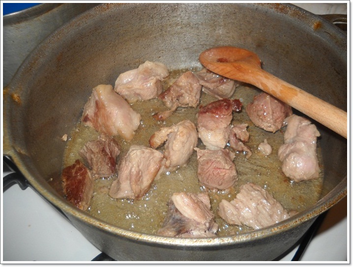 Tocanita munteneasca cu carne de porc