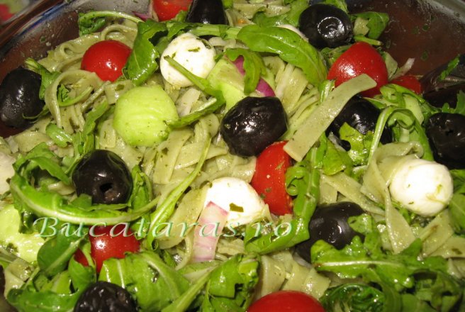 Salata cu tagliatelle in stil italienesc