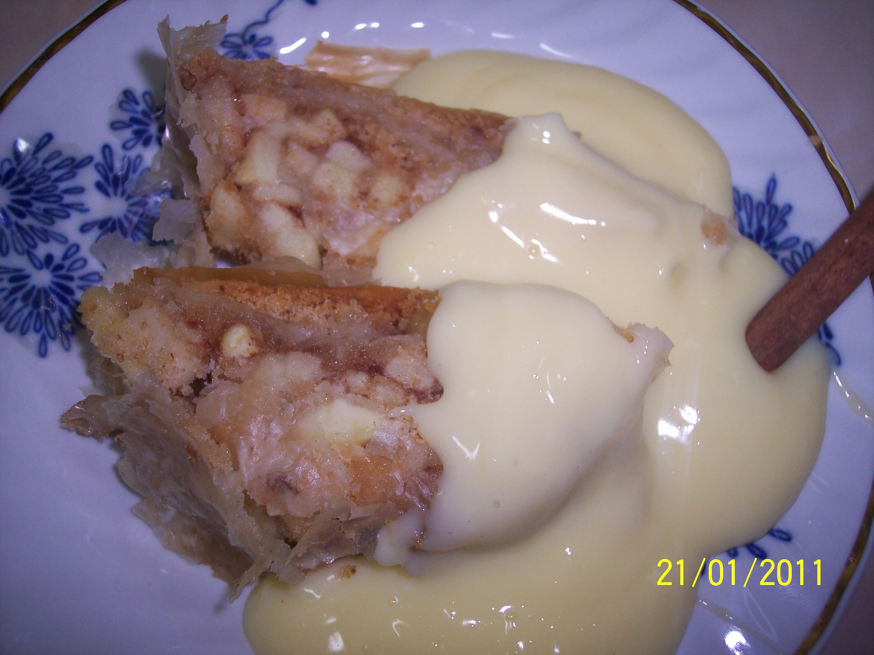 Strudel cu sos de vanilie