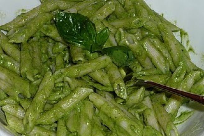 Paste cu pesto de avocado