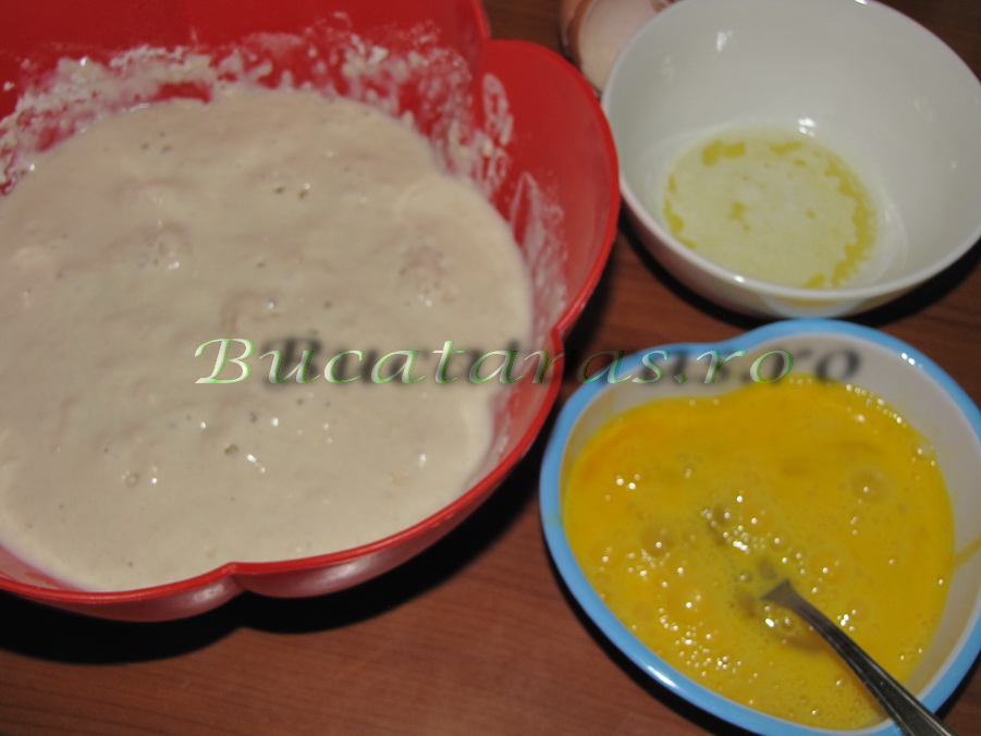 Turn de clatite cu crema limoncello