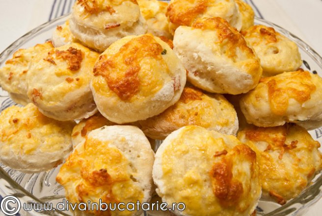 Biscuitii perfecti langa o halba de bere