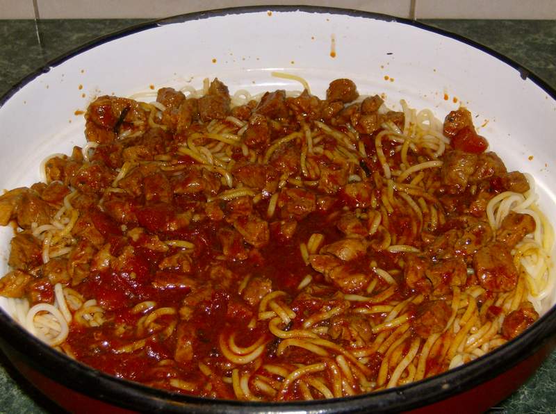 Spaghete cu carne