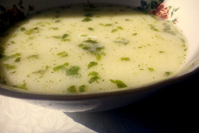 Ciorba de spanac, loboda si salata verde cu omleta