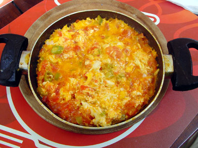 Oua cu legume la tigaie(Menemen)