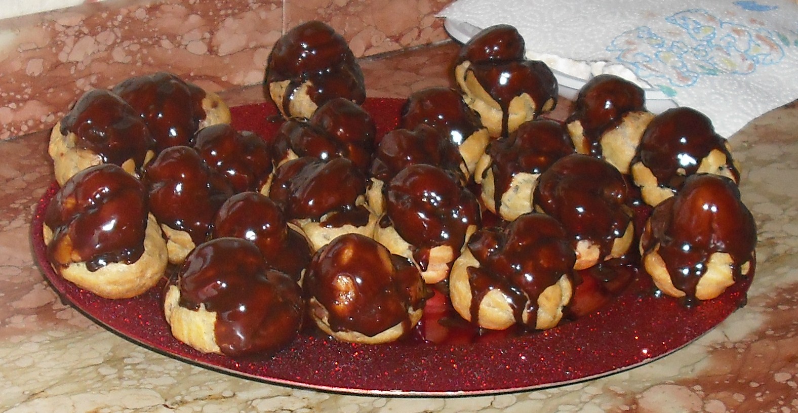 Choux à la creme(cu ciocolata)..