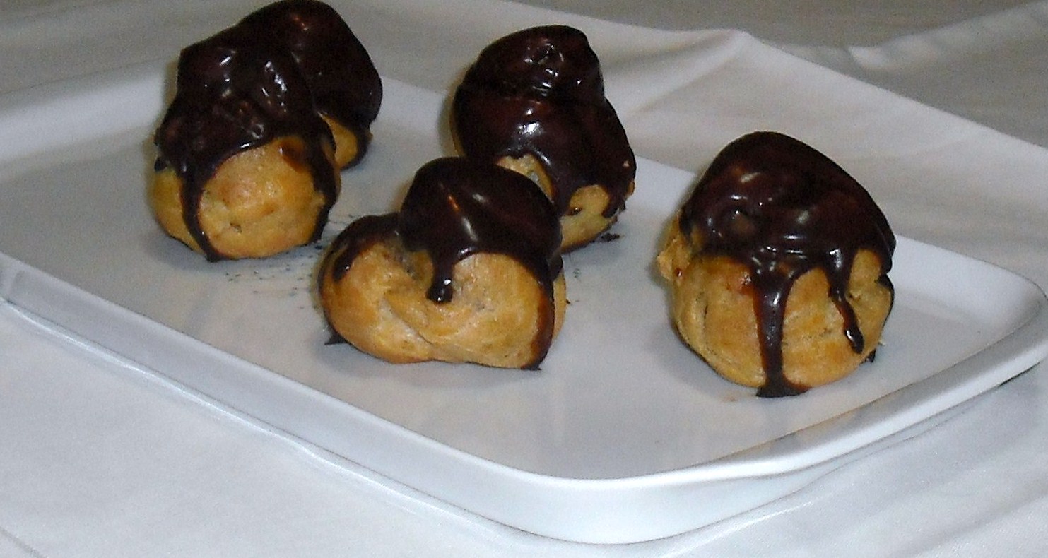 Choux à la creme(cu ciocolata)..