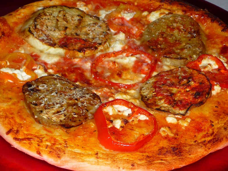 Pizza mediteraneana cu vinete