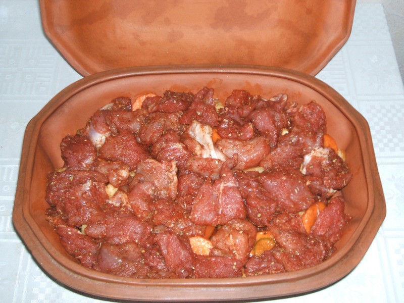 Carne şi legume de toamnă la cuptor