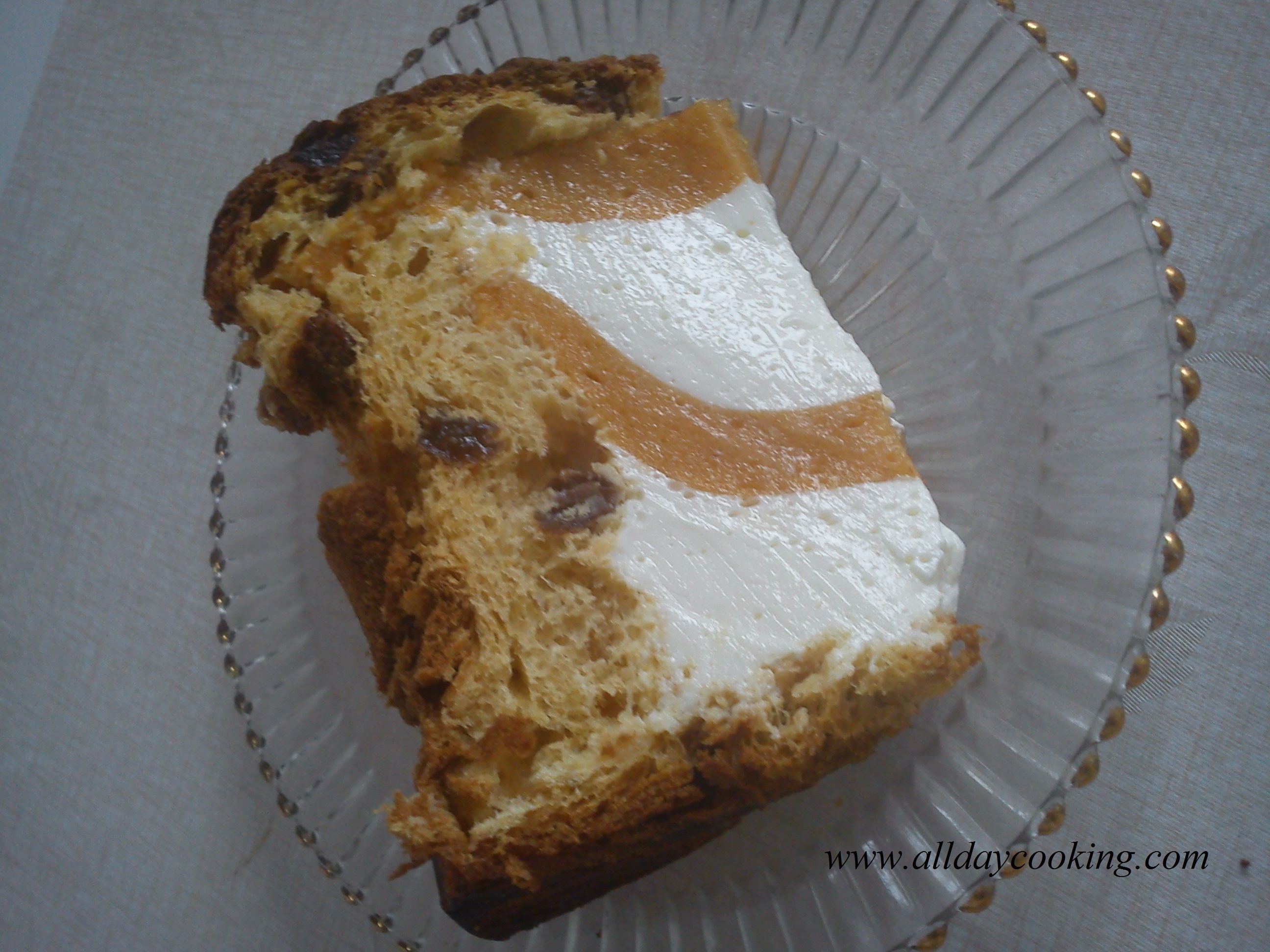 Panettone cu crema de branza si fruct kaki