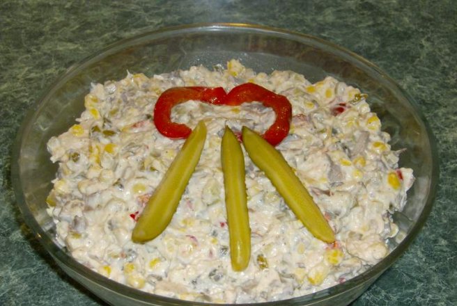 Salata de piept de pui cu ciuperci si porumb