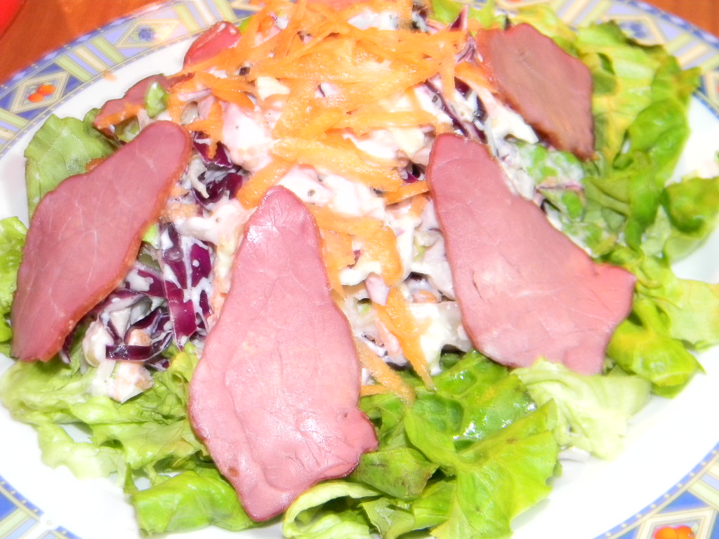 Salata de varza cu pastrama de vita