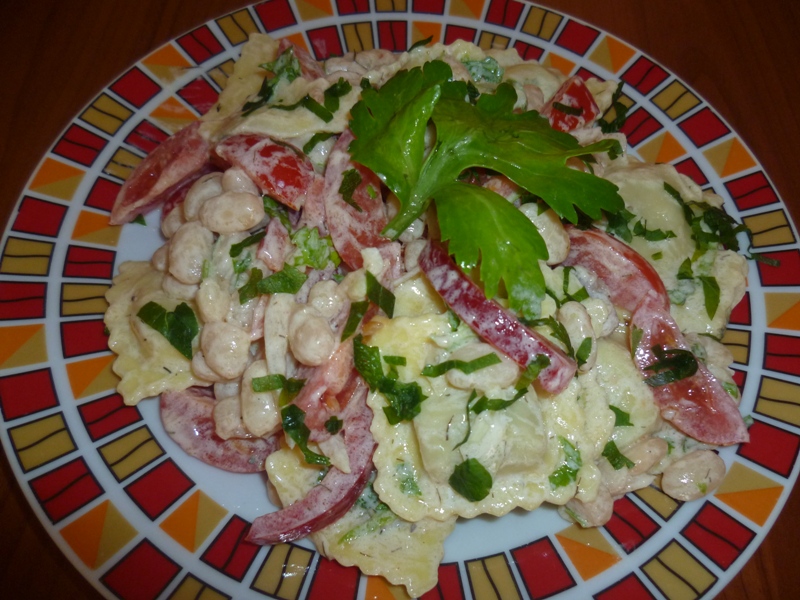 Salata de fasole boabe cu ravioli