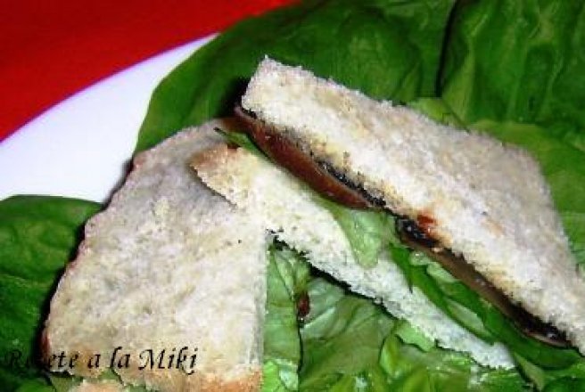 Sandwich cu ciuperci