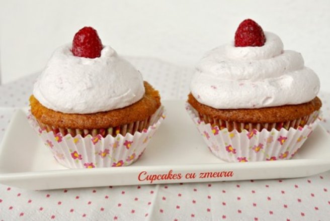 Cupcakes cu zmeură