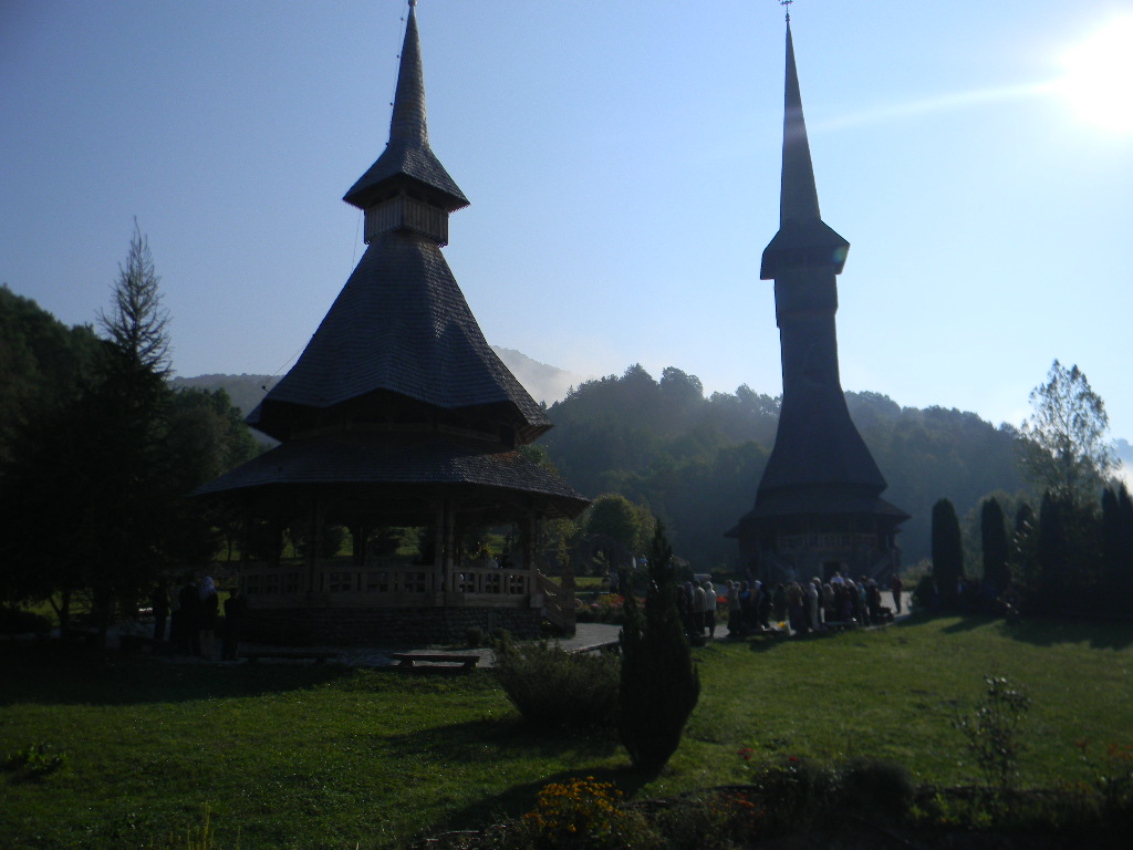 Maramures plai cu flori  - Manastirea Barsana