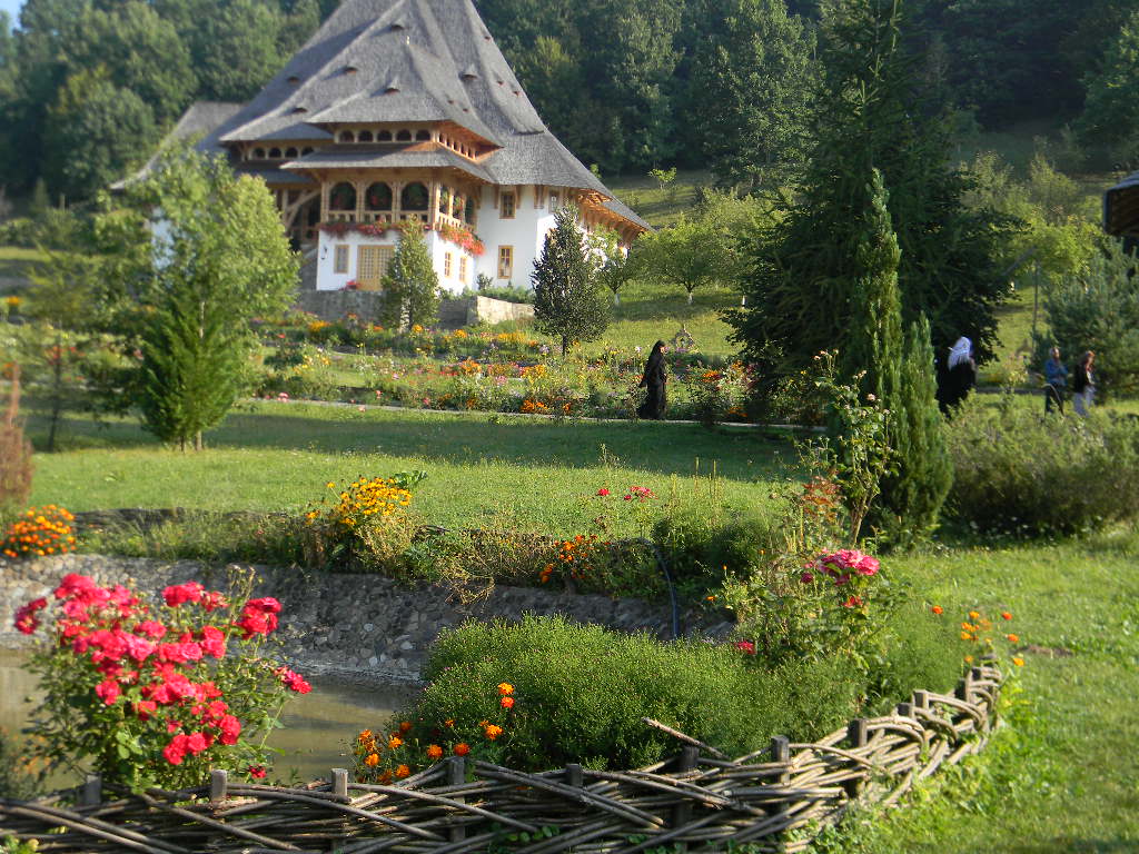 Maramures plai cu flori  - Manastirea Barsana