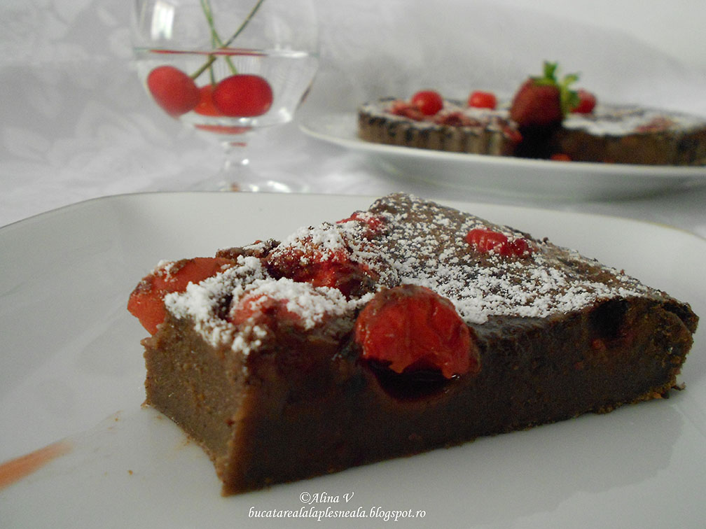 Black Clafoutis cu visine si capsune