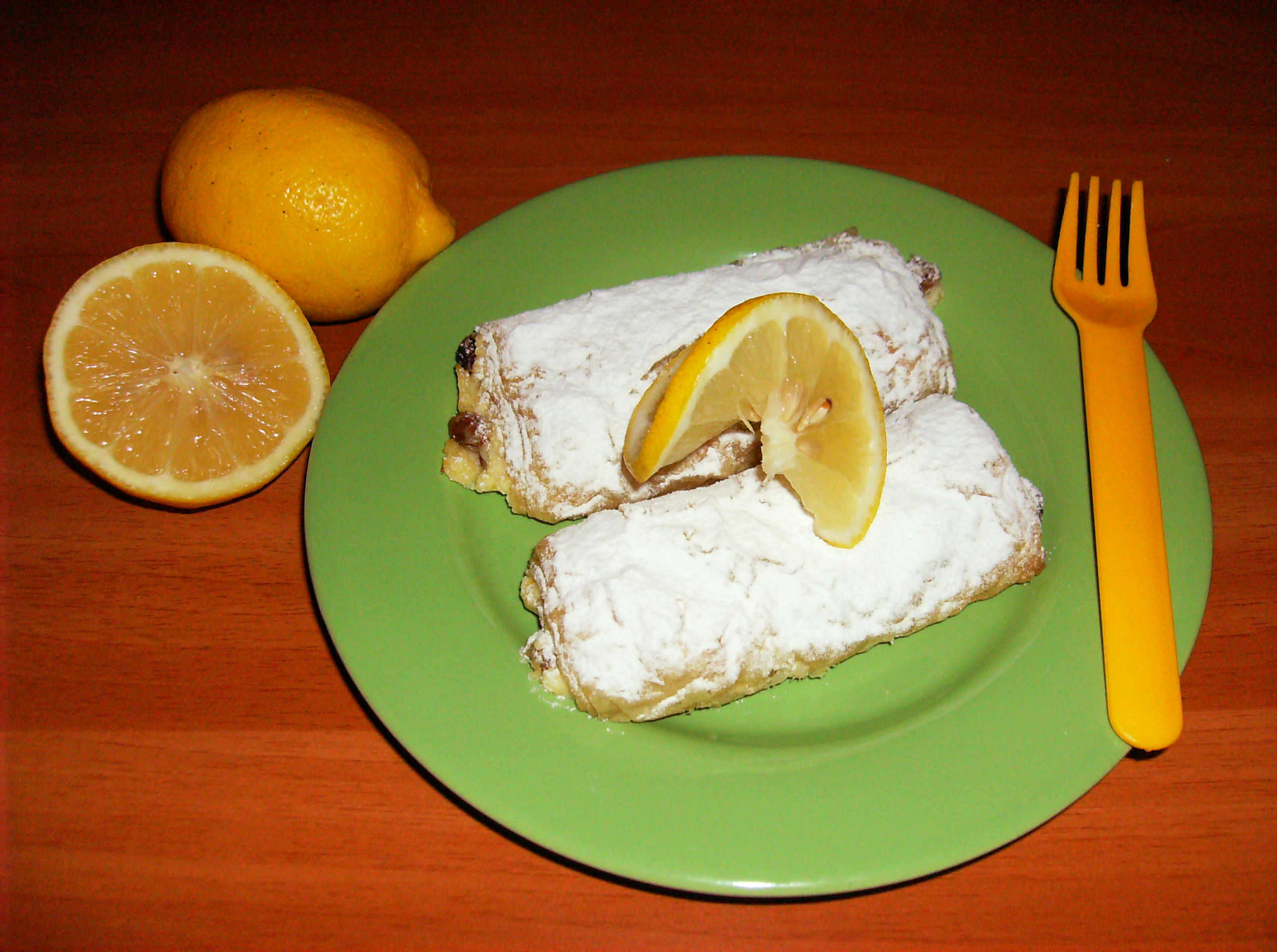 Strudel cu lamaie