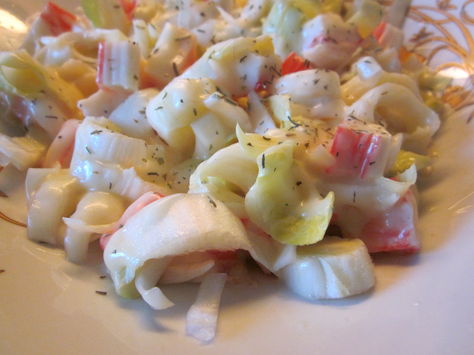 Salata din andive, surimi si maioneza