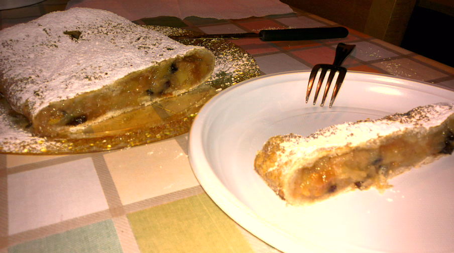 Strudel cu mere