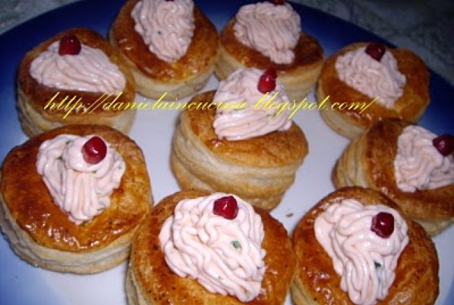 Vol-au-vent cu somon afumat