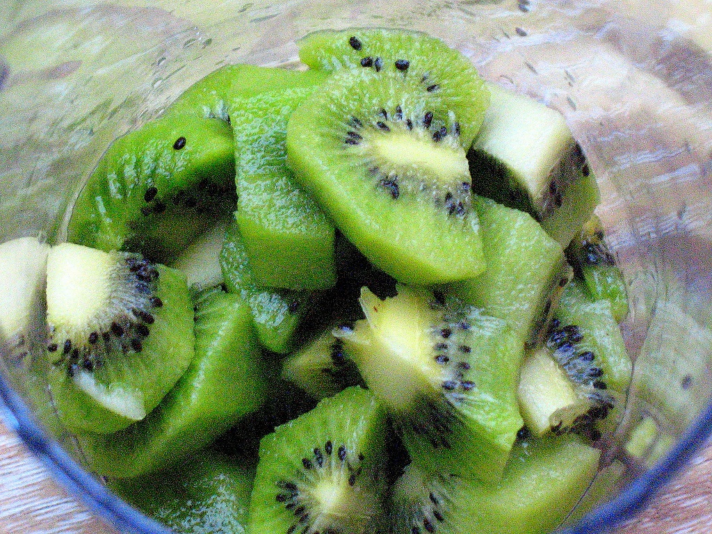 Smoothie de kiwi cu suc de portocale