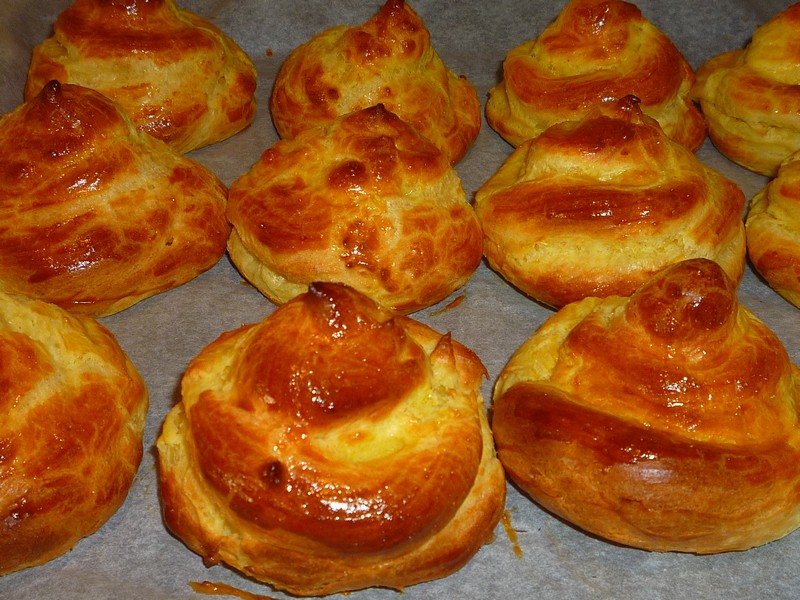 Choux a la creme cu capsuni