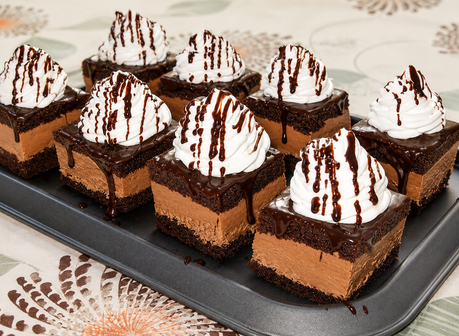 Desert prajitura cu ciocolata si frisca