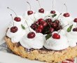 Tarta marmorata cu cirese si frisca-2