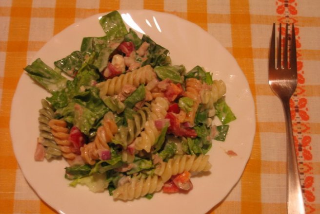 Concurs “Salata celebra”: Salata cu ton si fusilli