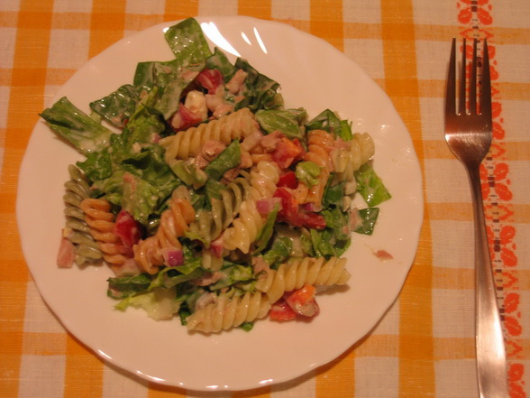 Concurs “Salata celebra”: Salata cu ton si fusilli