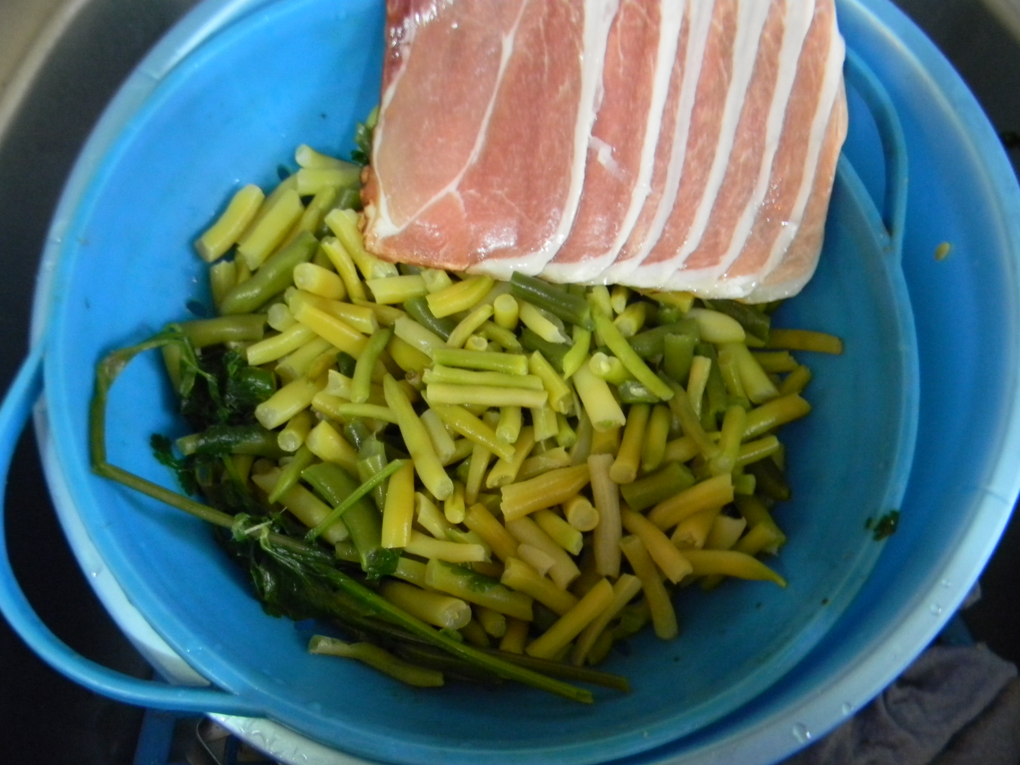 Salata de fasole verde cu maioneza si pesto