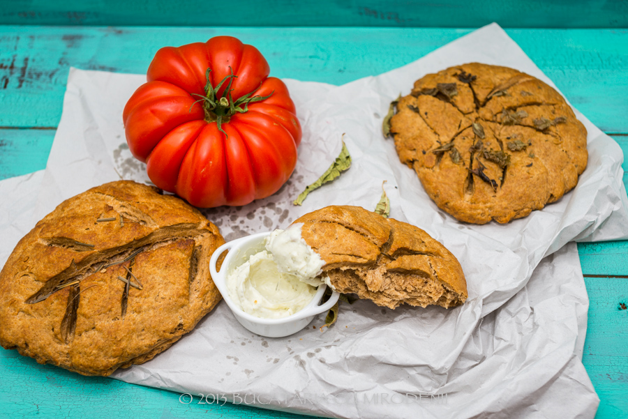 Focaccia cu ierburi, din faina de secara