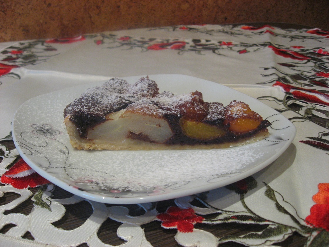 Tarta cu pere , piersici si ciocolata