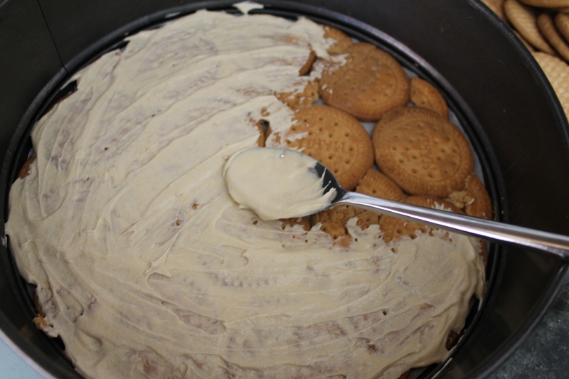 Tort de biscuiti (Bolo de Bolacha)