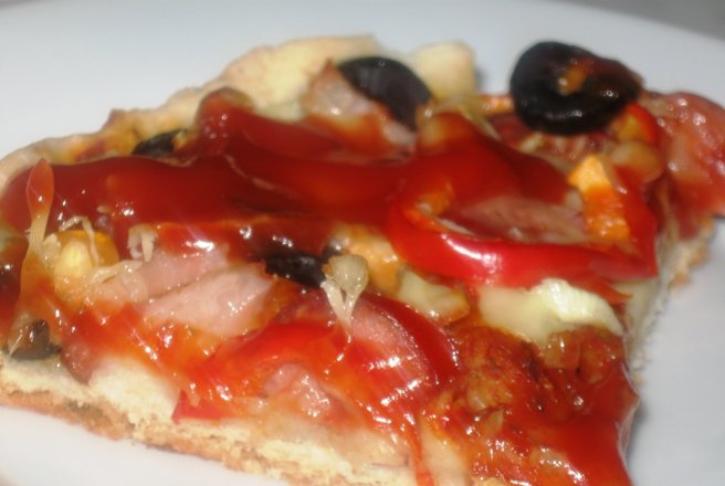 Pizza cu cabanos