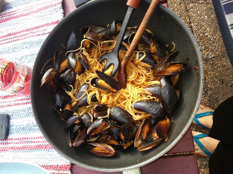 Spaghette cu cozze (midii sau scoici)