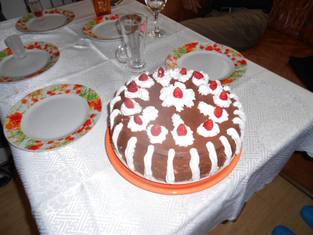 Tort cu crema de branza dulce si capsuni