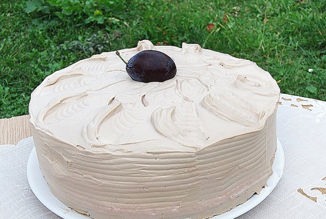 Tort cu crema de prune