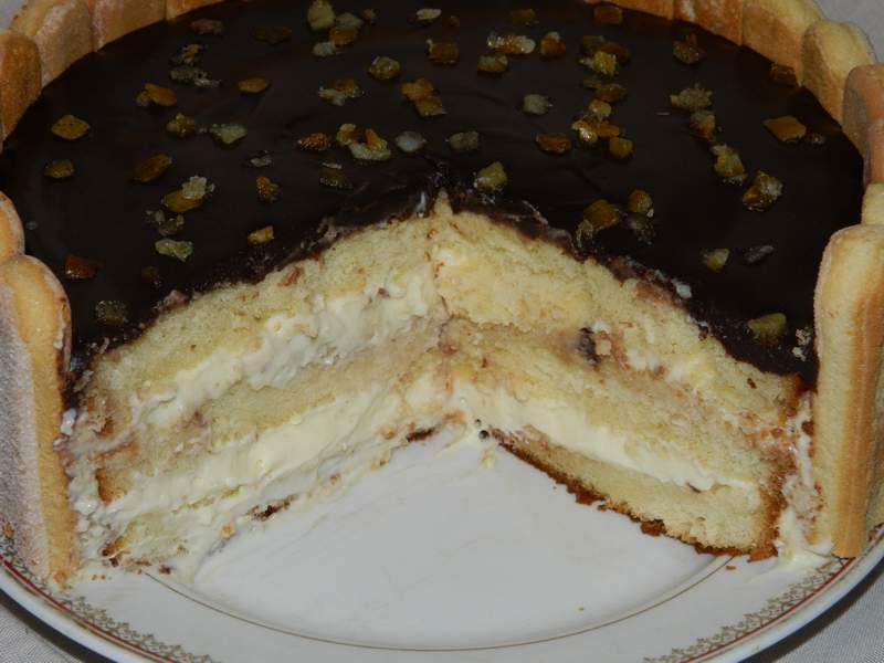 Tort cu crema de vanilie