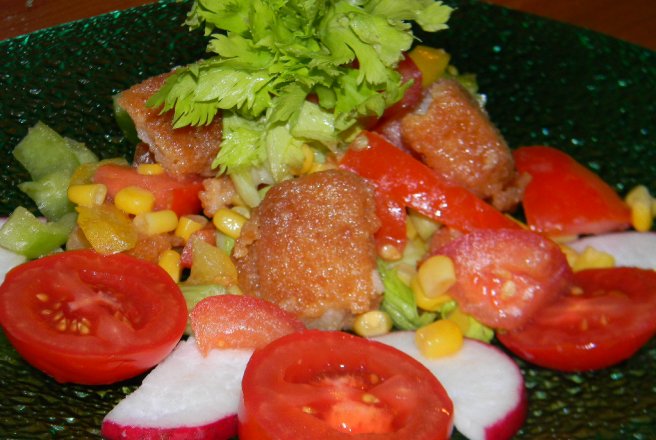 Salata cu fish-fingers