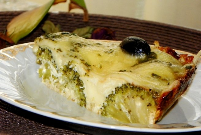 Souffle de broccoli cu piept de pui