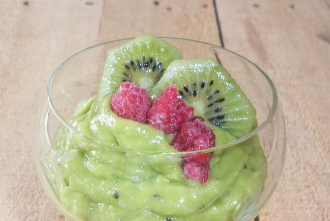 Crema de avocado si kiwi